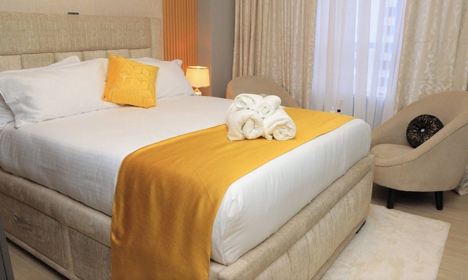 Thompson Estate Apartamento | Hughesy Haven. Cozy apartment in Nairobi with WiFi, fitness room and pool