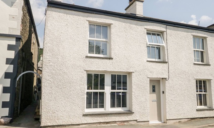 Staveley Casa | HUGILL COTTAGE, pet friendly, with open fire in Staveley