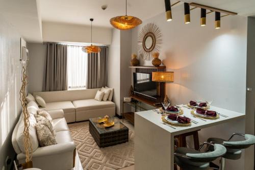 Pinagsama Apartamento | Hugscape 1 br unit at McKinley Hills near BGC