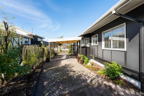 Taupo Casa | Huia Cottage - Taupo Holiday Home