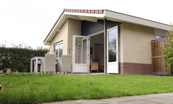 Krachtighuizen Casa | Huinerhofje 2, Vrijstaand, Rustig Gelegen op Privéparkje aan Bosrand van Putten