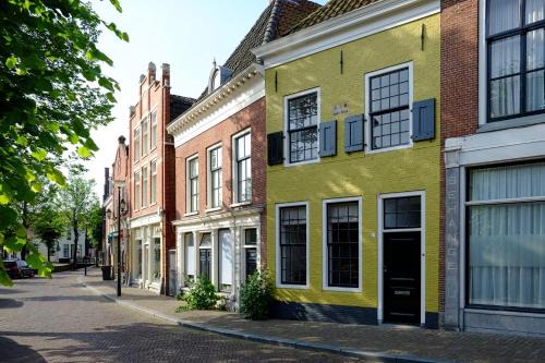 Franeker Casa | Huisje aan de gracht