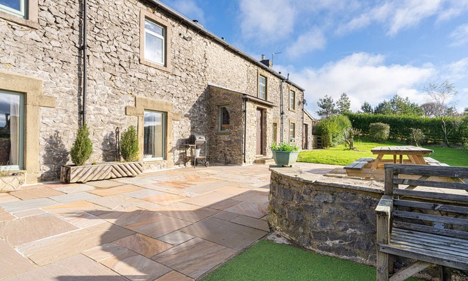 Peak District Casa | Hulmes Vale House - Sleeps 14 - Peak district