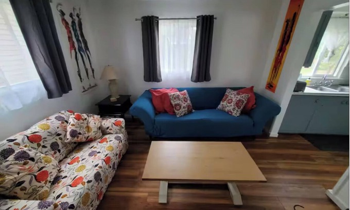 Cutten Cabaña | Humboldt Blue, centrally located with a fenced yard/pet friendly.