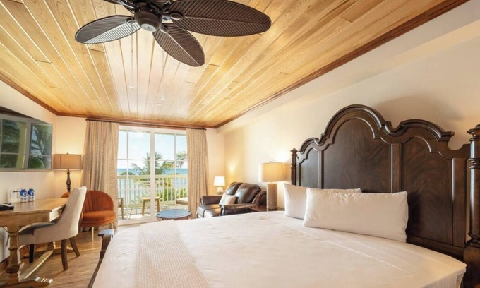 Marathon Casa | Humidor House Suite at Grassy Flats