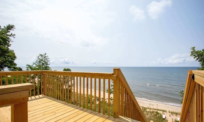 Holland Casa | Hummingbird Beach House