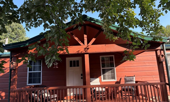 Cookeville Cabina | Hummingbird Cabin: Cummins Falls Oasis!