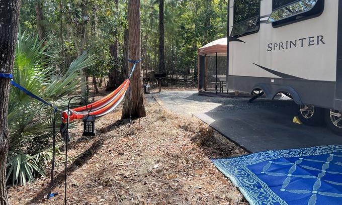 Bay Lake Casa | Hummingbird Haven RV with Queen, Bunk & 1 1/2 Baths- Delivered & Setup for You!