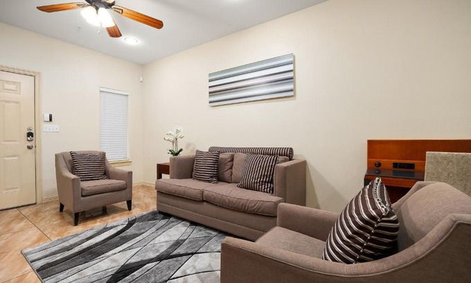 Pharr Apartamento | Hummingbird Haven 2 Cozy Comfort Haven - Parking at No Extra Cost
