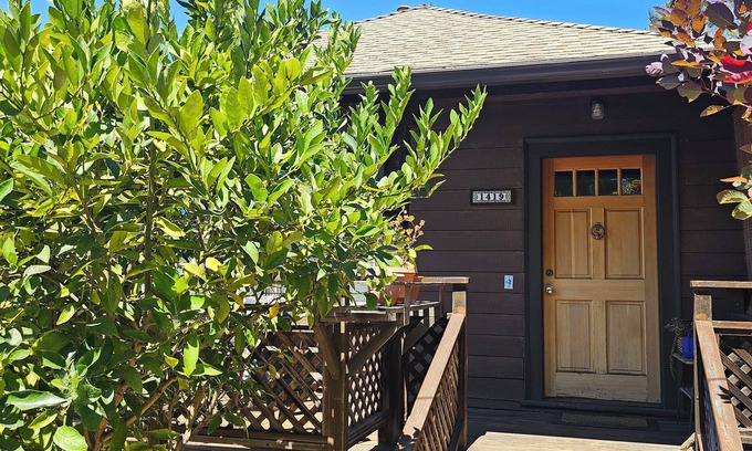 North Berkeley Casa | Hummingbird Hideaway: Steps to Gourmet Ghetto & UC Berkeley