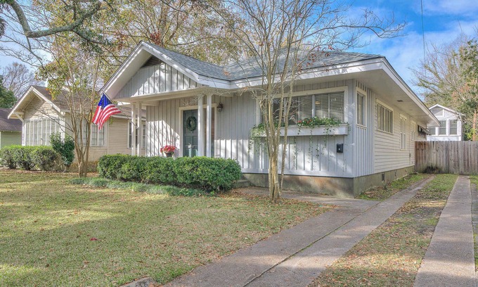 Hannon Park Casa | Hummingbird Home - a Craftsman Bungalow