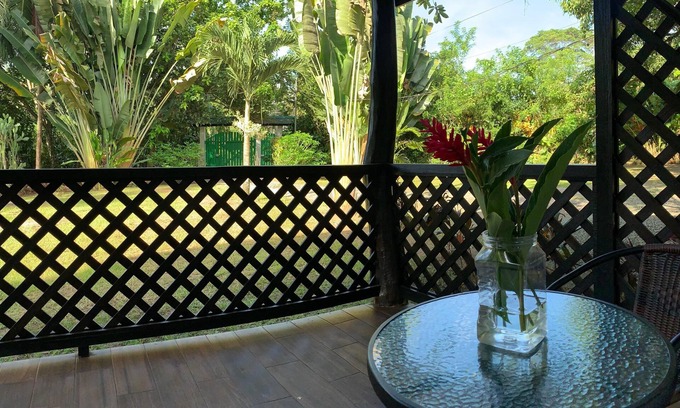 Cahuita Cabina | Hummingbird House - Playa Grande Lodge