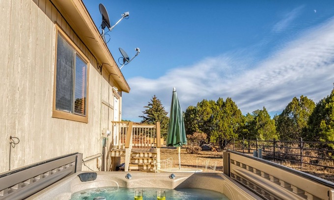 Alto Cabina | Naylor Mountain Retreat, 3 dormitorios, 3 baños, bañera de hidromasaje, para 8 personas, mesa de juegos, aire acondicionado, TV