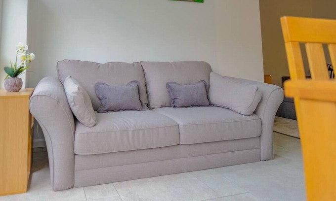 Arbury Casa | Humphreys Lodge - 26 Humphreys Road · Artistic & Modern Design Humphreys Lodge