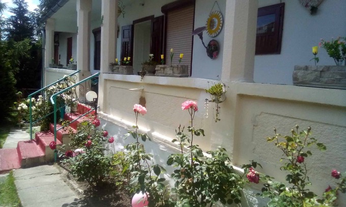 Hollohaza Casa | Hungarian old village guest house