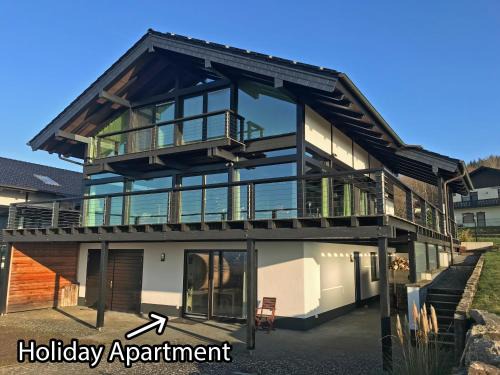 Bruschied Apartamento | Hunsrück Valley View Apartment with Cedar SAUNA