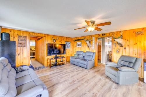 Encampment Casa | Hunt, Fish and Hike Home with Deck in Encampment