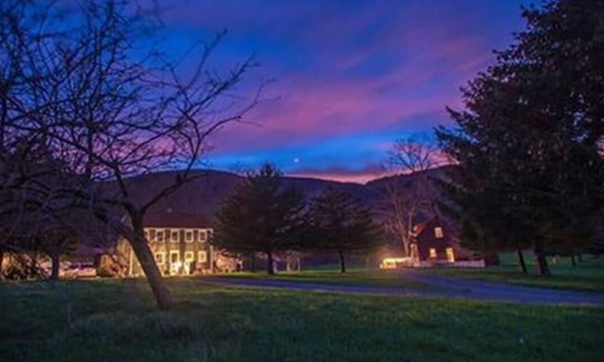 Honeoye Casa | Hunt Hollow Hideaway: desconecte y empápese en el spa, visite cascadas y bodegas