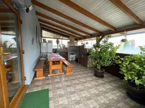 Marasu Cabina | Hunter's Lodge