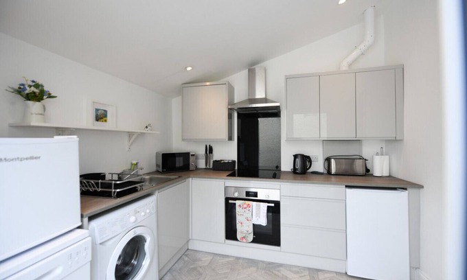 Prestwick Casa | Hunters Link Mid Terraced Cottage