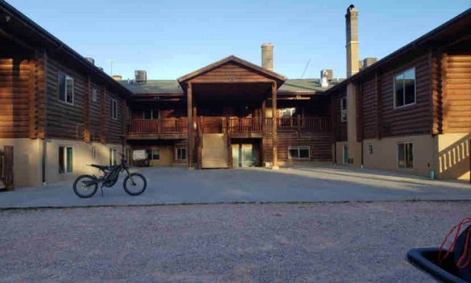 Hot Springs Casa | Hunters Lodge in Custer
