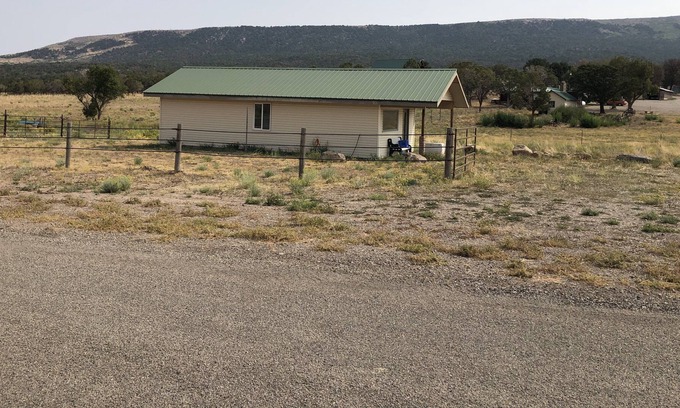 Redvale Cabina | Unidad 70 Cazadores de tierras públicas Dry Creek Basin Cabin Griffith and Company LLC