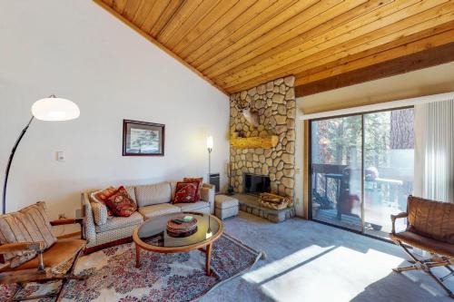 Lakeshore Apartamento | Huntington Lake Condo 92