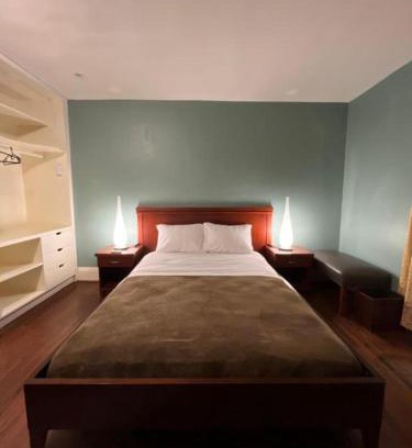 Upper Jarvis Casa | Huntley Inn