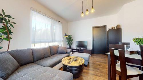Banska Bystrica Apartamento | HURBAN CITY PARK apartment & private indoor parking & self check-in