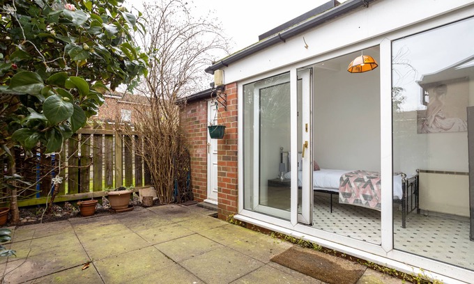 Cheadle Casa | Hurley House, 4 bedroom house near Manchester Airport