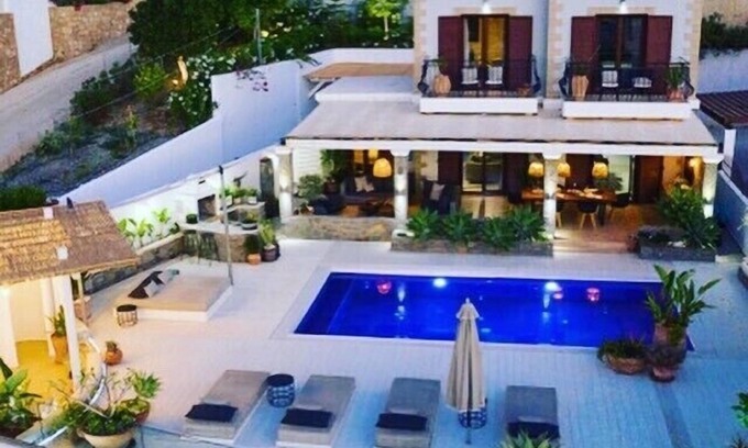 Vlicha Villa | Impresionante y bien diseñada villa de lujo con relajación en mente.