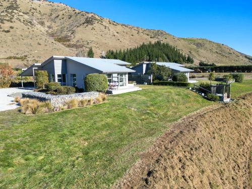 Hurunui Casa | Hurunui River Retreat - Tussock Cottage