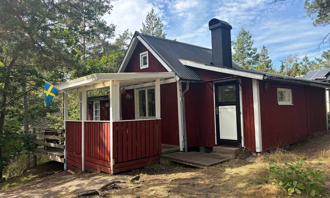 Hogsby Municipality Casa | Hus Sinnermåla - Forest cabin by the lake in Småland for nature lovers & anglers
