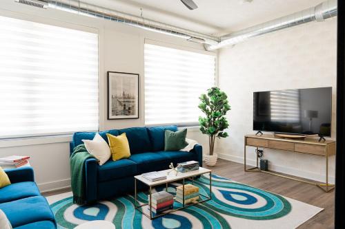 Downtown Lincoln Apartamento | Husker Home TEN40 is in the heart of Downtown Lincoln where you can walk to Haymarket & UNL