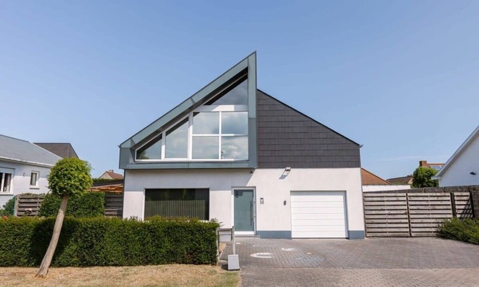Blankenberge Casa | Huswell - Spacious house with garden and parking