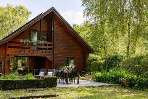 Knesselare Chalet De Esquí | Huswell - Tranquil retreat, cozy chalet in the heart of Urse