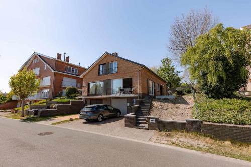 Oostduinkerke-Bad Casa | Huswell - Villa Near Beach with Double Parking