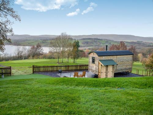 Monkswood Casa | Hut Uk42176