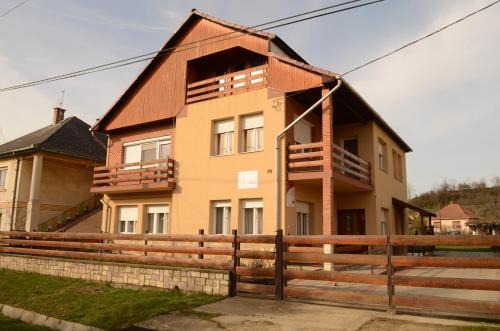 Matraballa Casa | Hutasori Guesthouse