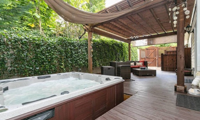 Fletcher Villa | Hutch Mtn Villa -Hot tub,pool table,air hockey,grill,Views!!!