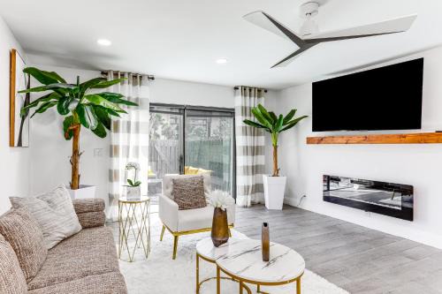 Fort Pierce Shores Casa | Hutchinson Island Beach Home Beach Access and Patio