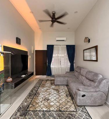 Kepala Batas Casa | Huwayna Private Pool Homestay Bertam