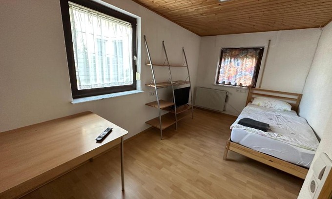 Koenigsbronn Apartamento | HW1 Drei Zimmer Wohung 80qm