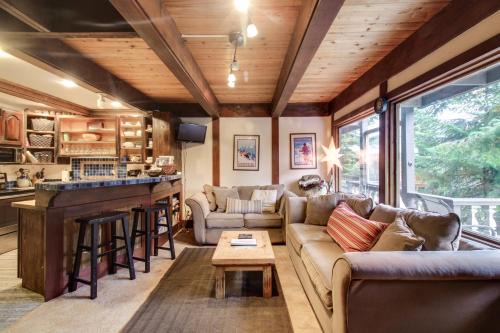 Hyak Casa | Hyak Duplex Cabin