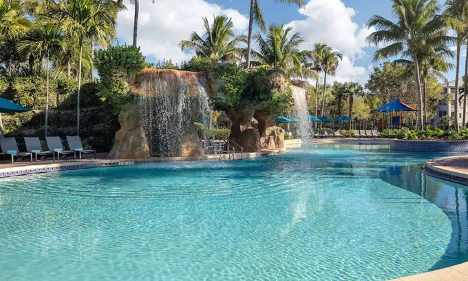 Estero Complejo | Hyatt Vacation Club Coconut Cove - Studio - March 10 -> 17, 2024