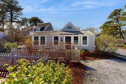 Mashpee Casa | Hydrangea Cottage