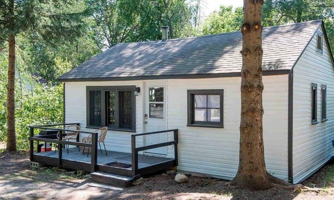 Fenelon Falls Cabaña | Hydrus cozy 2 bedroom cottage