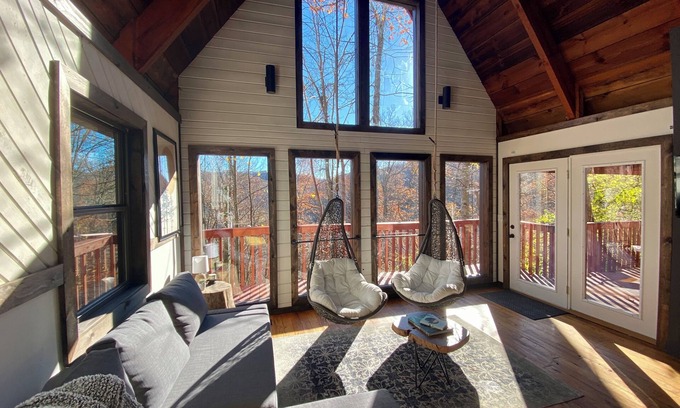 Stanton Cabina | Hygge: a modern cabin with a cozy feel