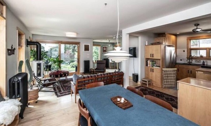 Holland Casa | Hygge Hideaway with gas fireplace, fenced yard, and eco friendly products