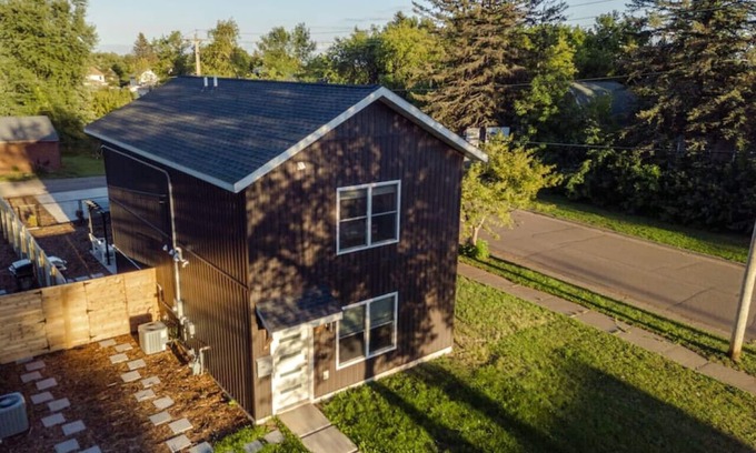 Duluth Casa | Hygge Home🌲Family Retreat ☀️ Pet Friendly 🐾 Fully Fenced Yard 🌾